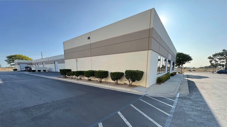 654 E Rancho Vista Blvd, Palmdale, CA, For Lease, Image-2
