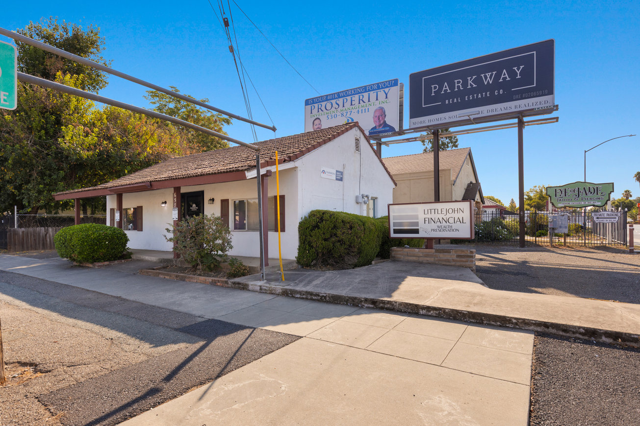 657 E 3rd Avenue Office