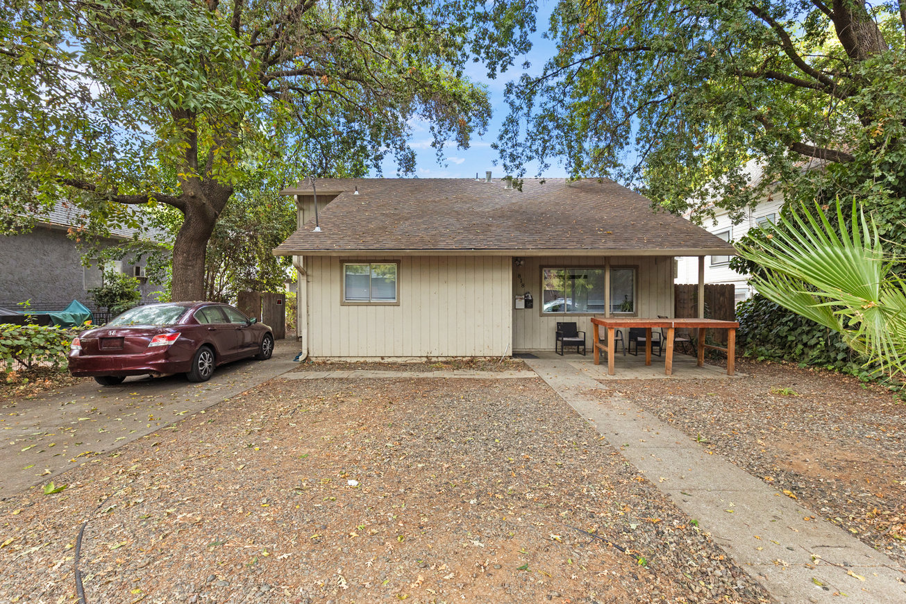 818-818.5 W 1st Street Office