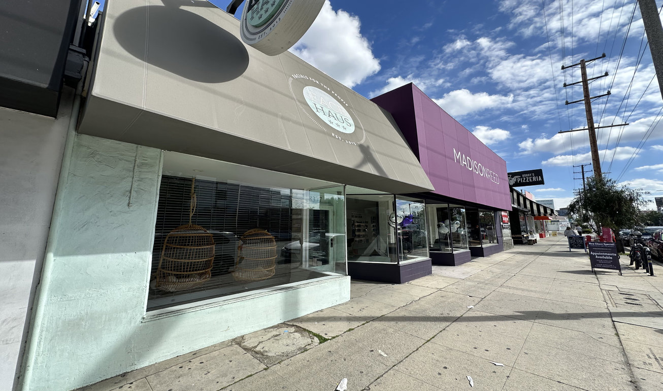 8377 West Third Street Retail