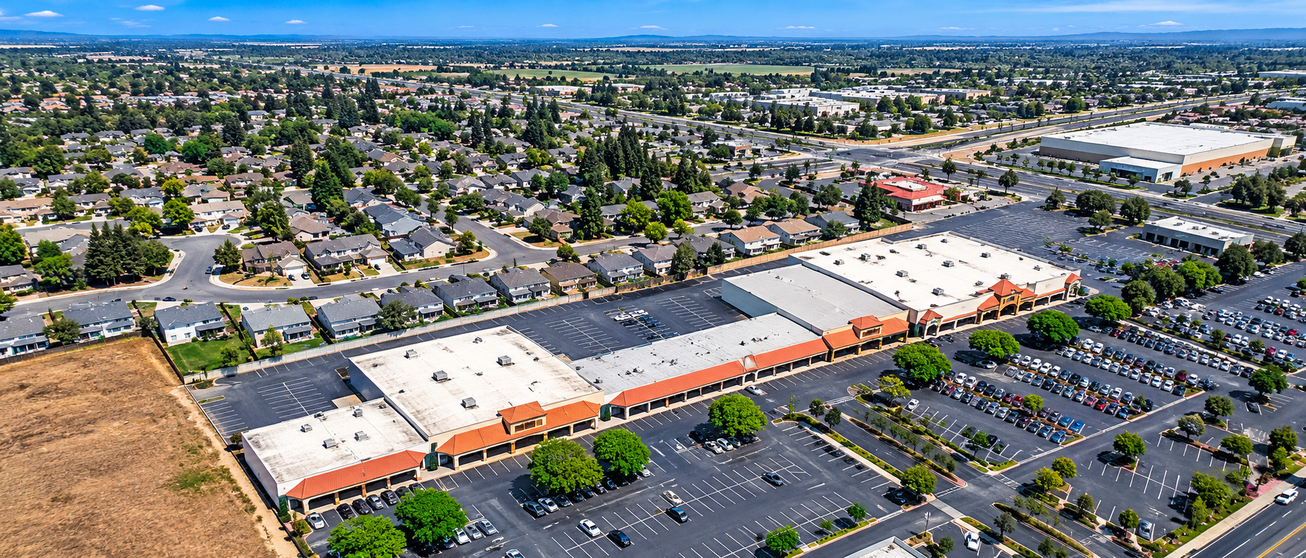 451 W Bellevue Rd Retail