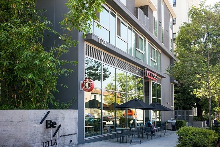 1120 W 6th St Retail photo 1