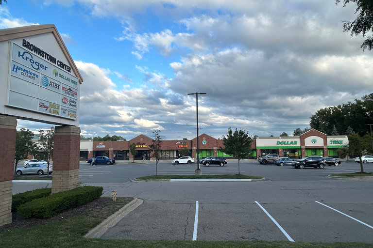 23115–23157 Telegraph Road, Brownstown Charter Township, MI, For Lease, Image-1