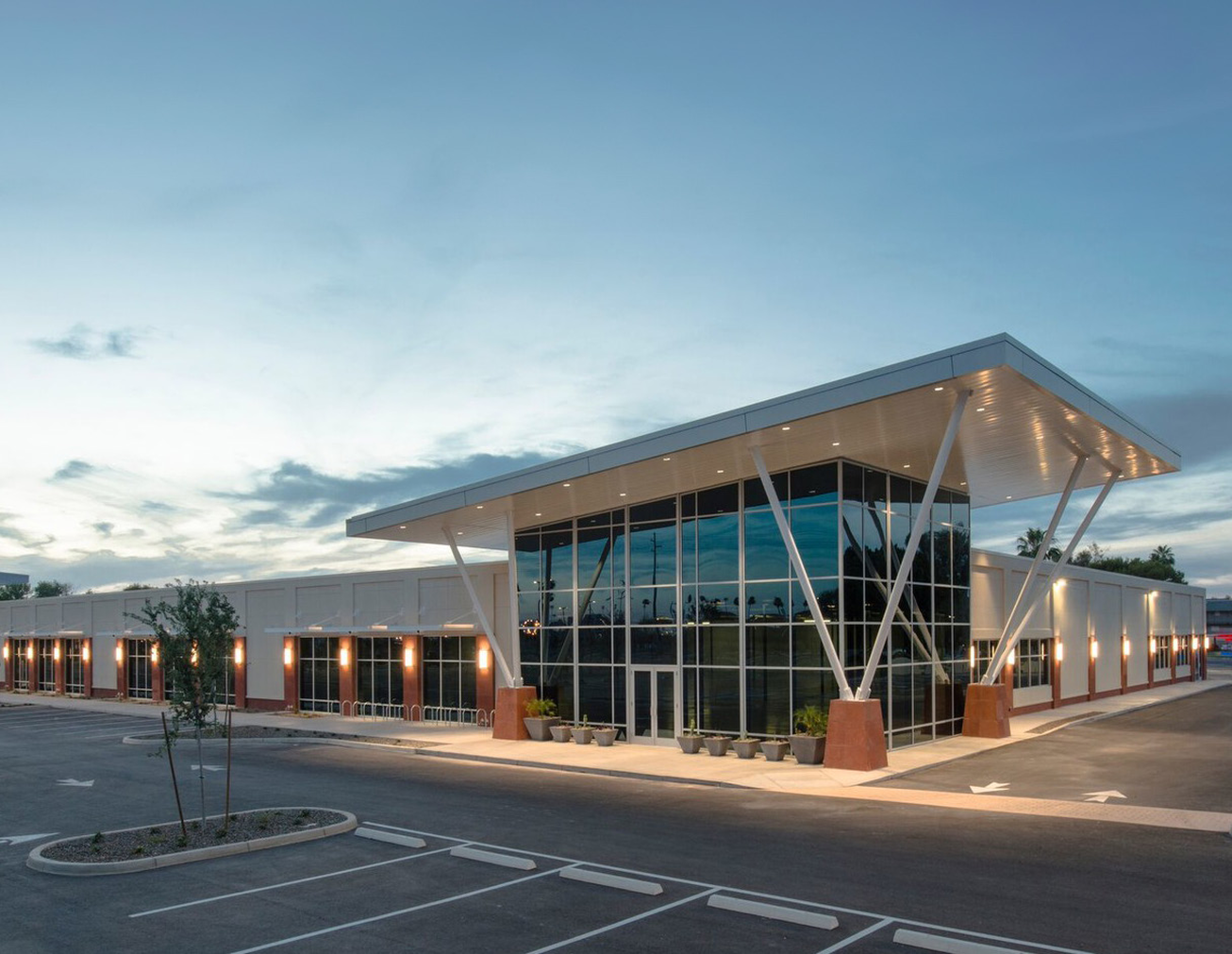 1520–1550 W Southern Ave Office