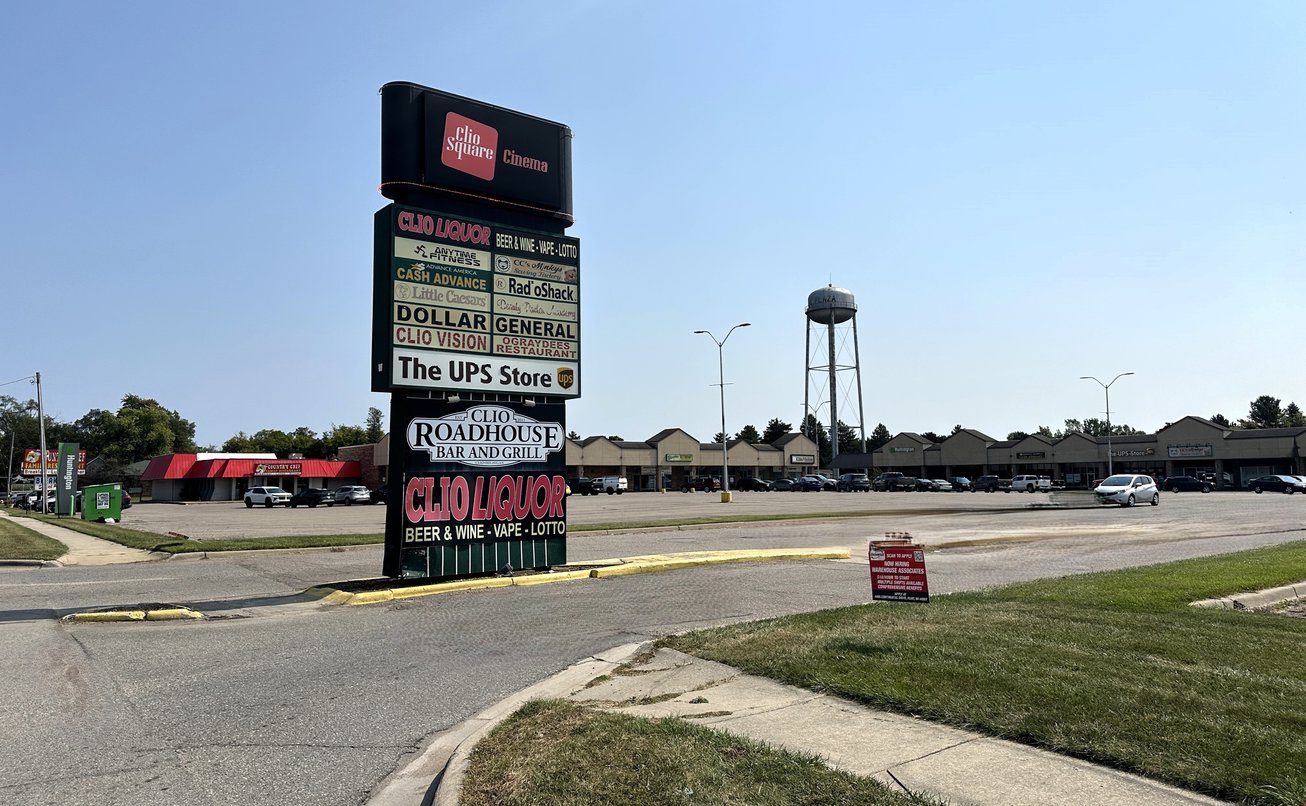 2161 West Vienna Road Retail