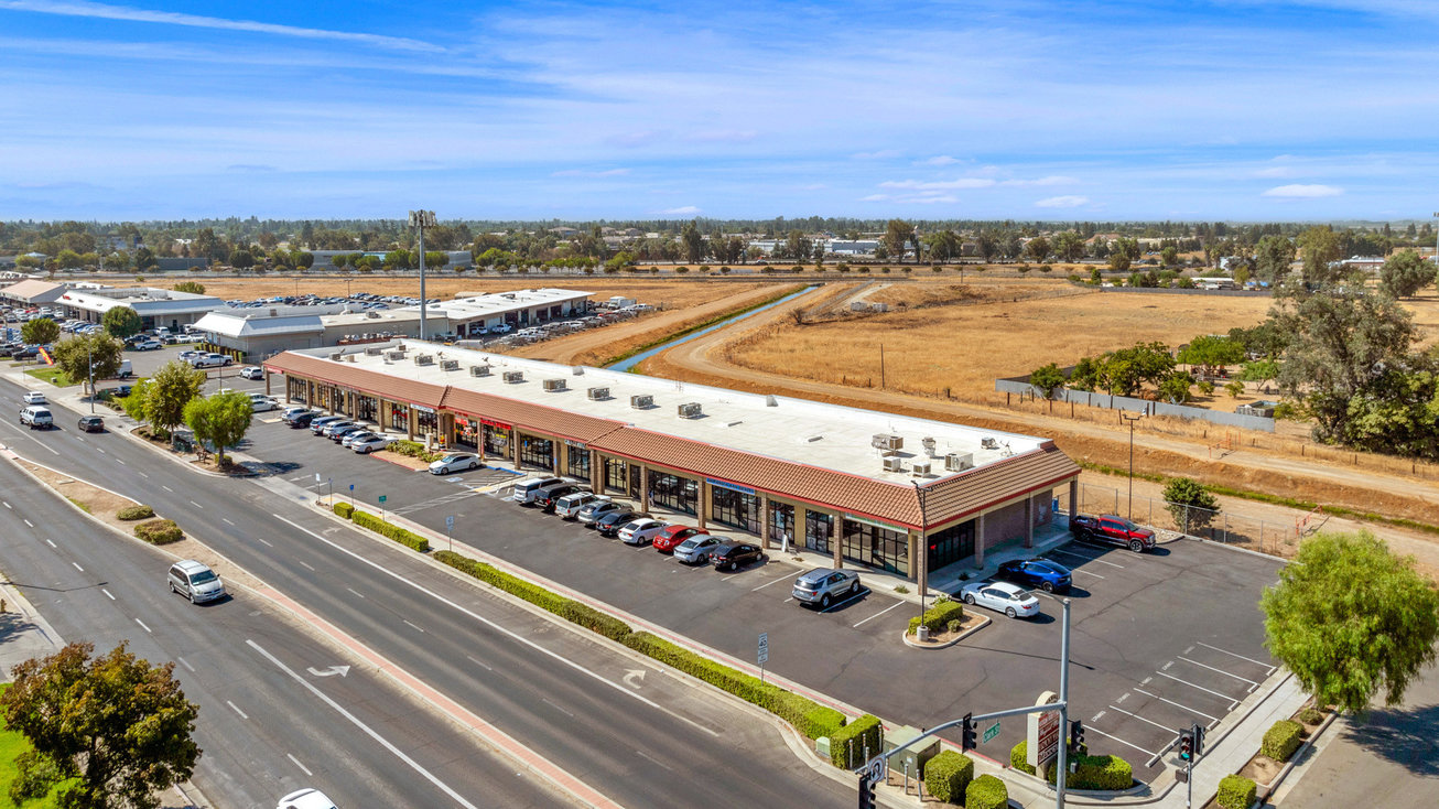 1410 Country Club Drive Retail