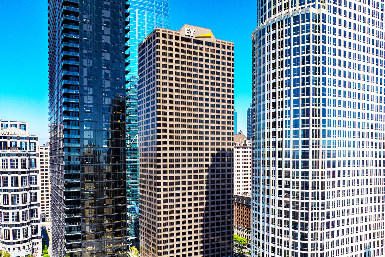725 South Figueroa St Office