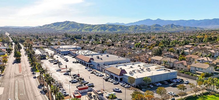 4650-4860 La Sierra Avenue Retail photo 1