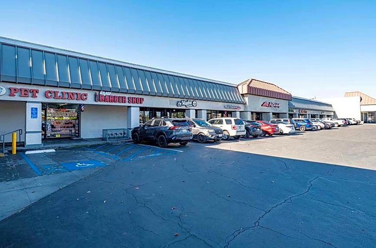 4650-4860 La Sierra Avenue Retail photo 4