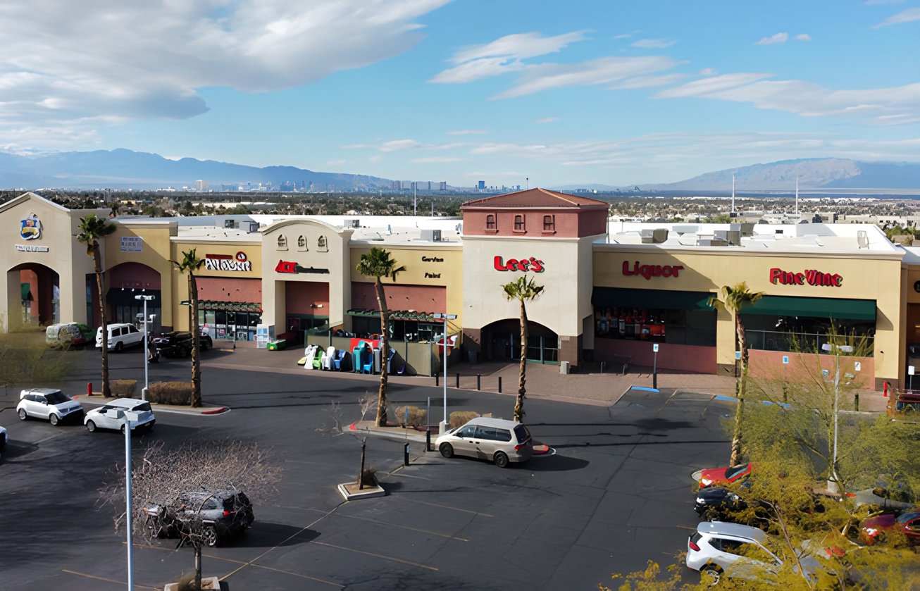 1450 - 1470 W Horizon Ridge Pkwy Retail