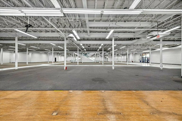 5630 N. Blackstone Ave, Fresno, CA, For Lease, Image-14