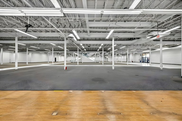 5630 N. Blackstone Ave, Fresno, CA, For Lease, Image-5