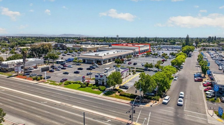5630 N. Blackstone Ave, Fresno, CA, For Lease, Image-2