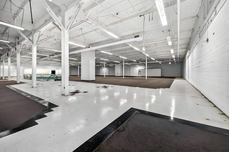 5630 N. Blackstone Ave, Fresno, CA, For Lease, Image-13