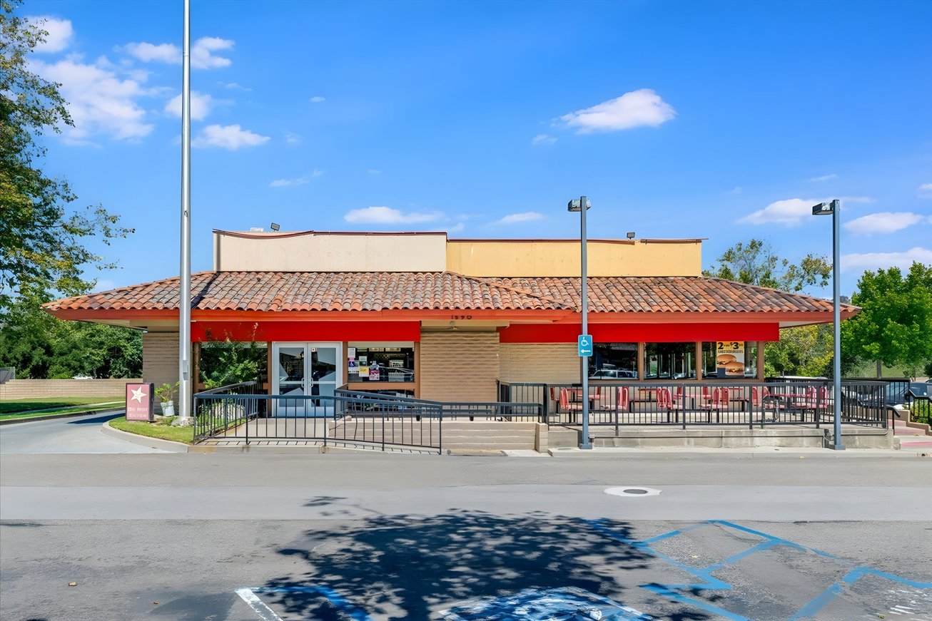 1590 W Branch St Retail