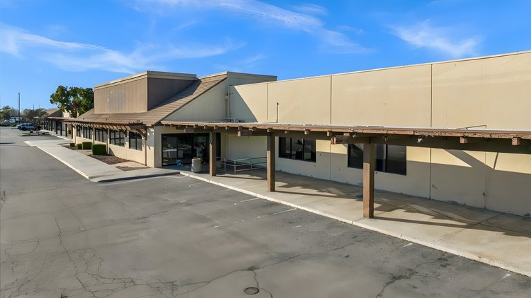 147 W Shaw Ave, Clovis, CA, For Lease, Image-4