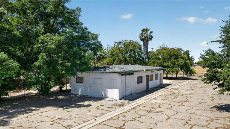 1232 San Joaquin St, Fresno, CA, For Lease, Image-2