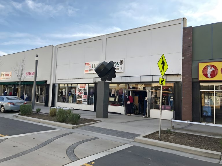 921 Fulton St, Fresno, CA, For Lease, Image-3