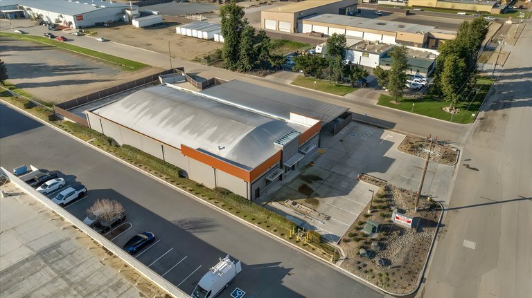 10417 W Goshen Ave, Visalia, CA, For Lease, Image-2