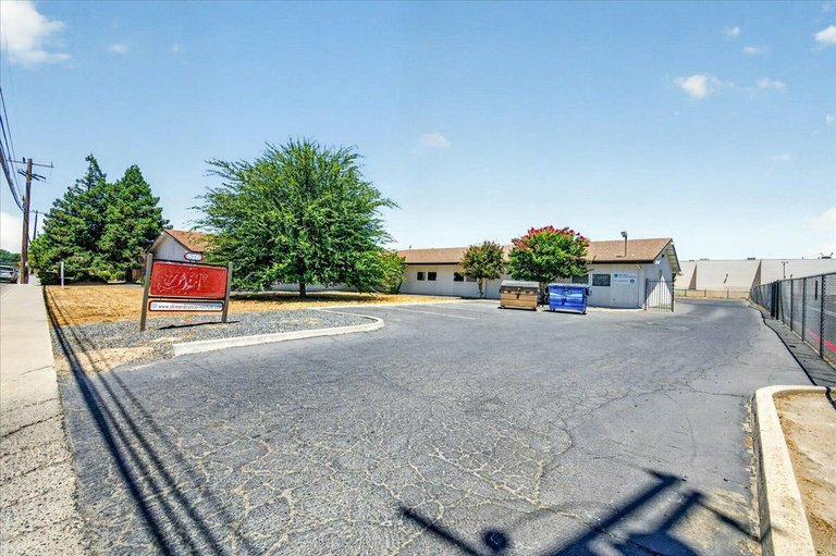 876 W Grand Ave, Porterville, CA, For Lease, Image-3