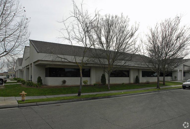 2425 W Cleveland, Madera, CA, For Lease, Image-1