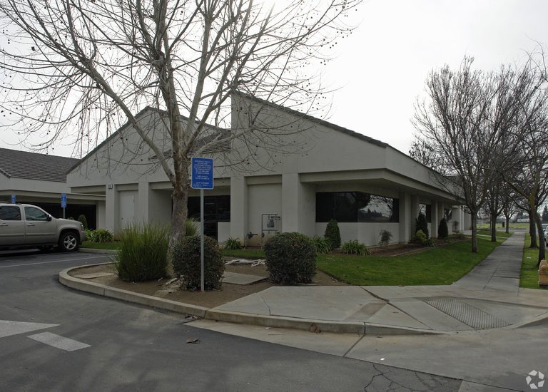 2425 W Cleveland, Madera, CA, For Lease, Image-2