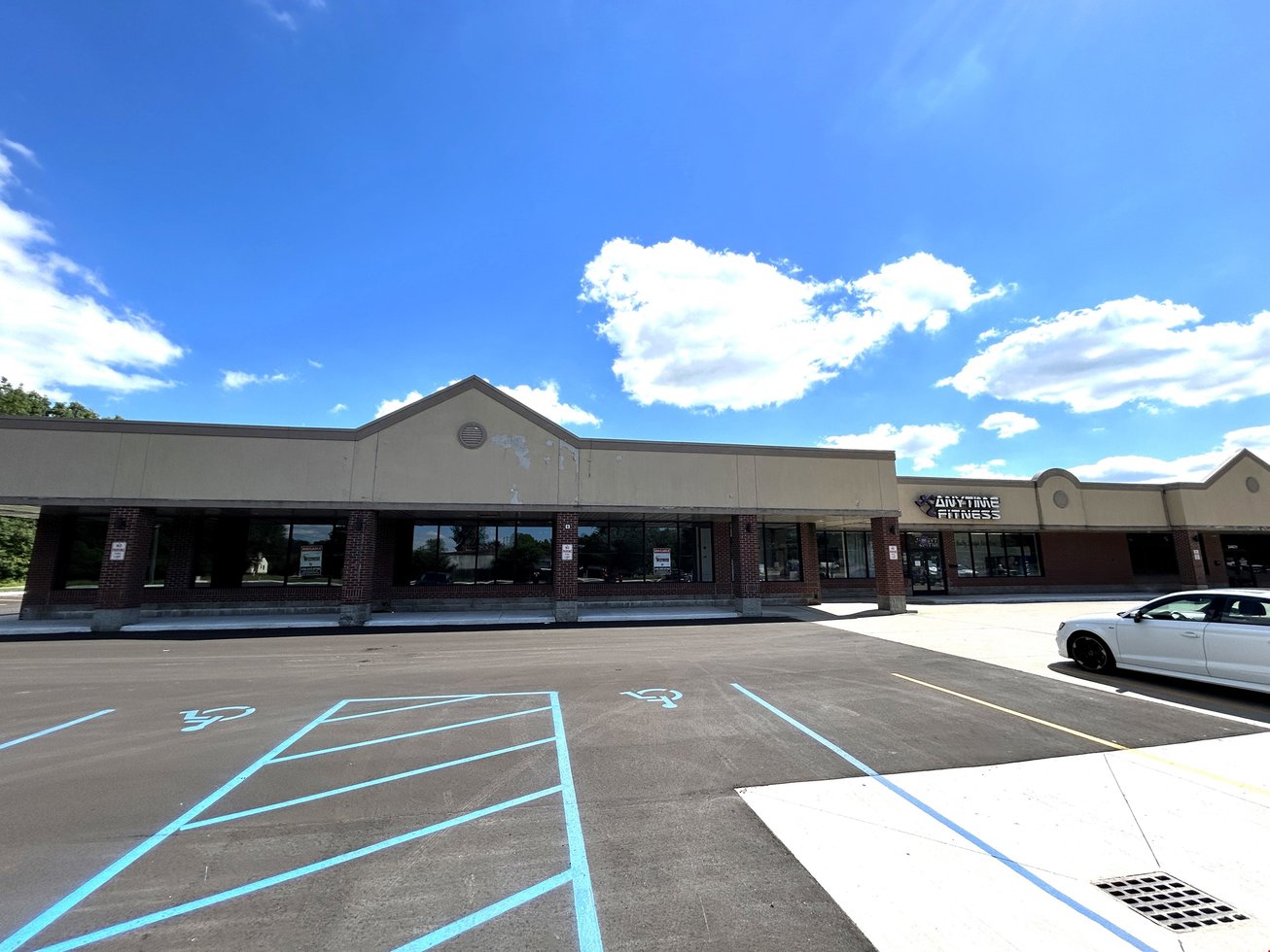 24605 Gibraltar Road Retail