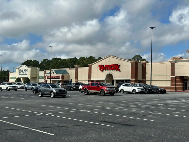 211 Golden Isles Plaza, Brunswick, GA, For Lease, Image-1