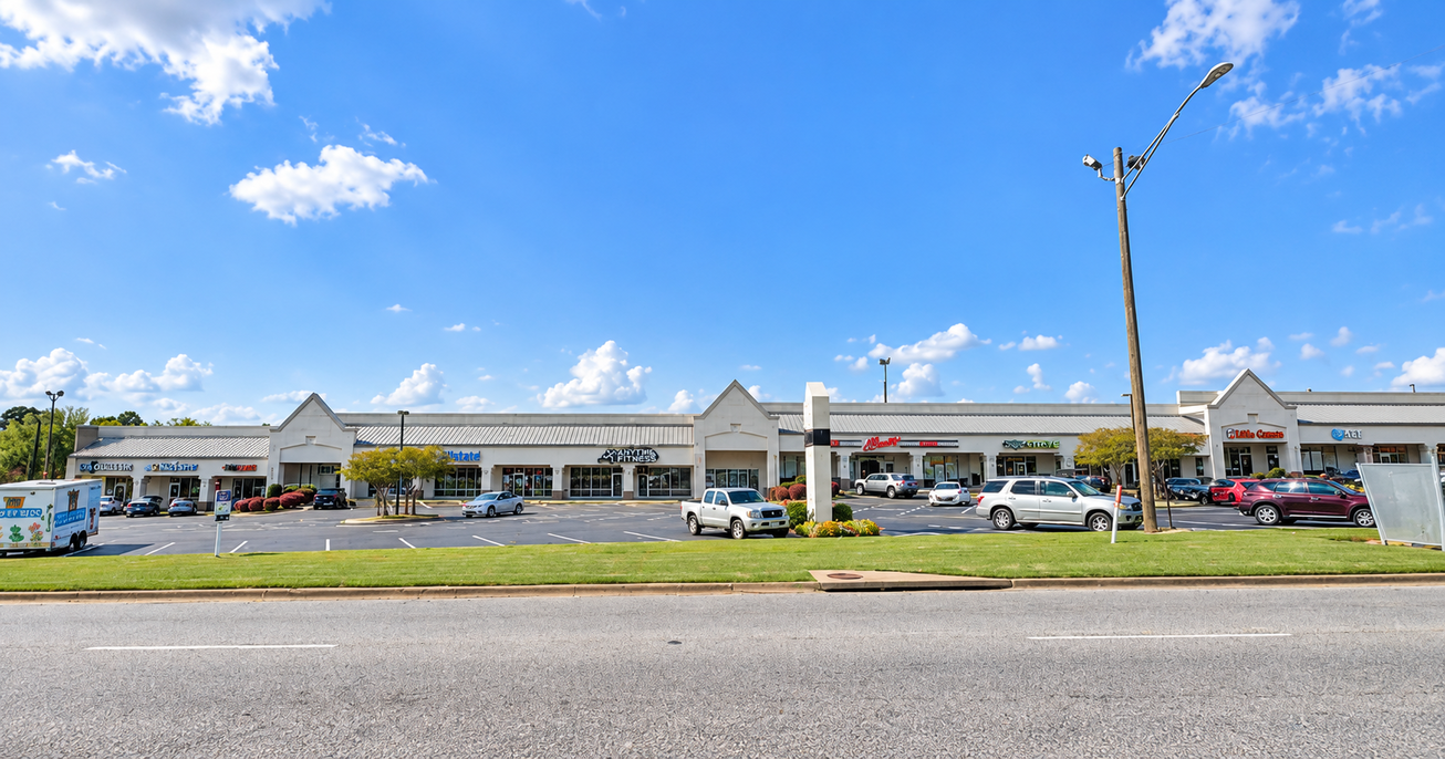 7825–7861 Vaughn Road Retail