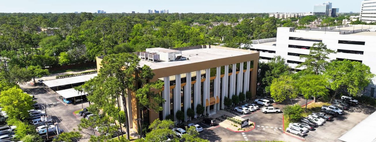 9575 Katy Freeway Office