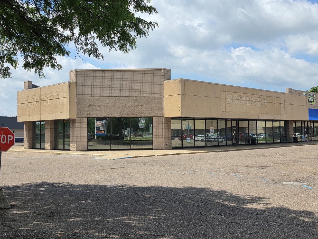26013 Hoover Road Retail