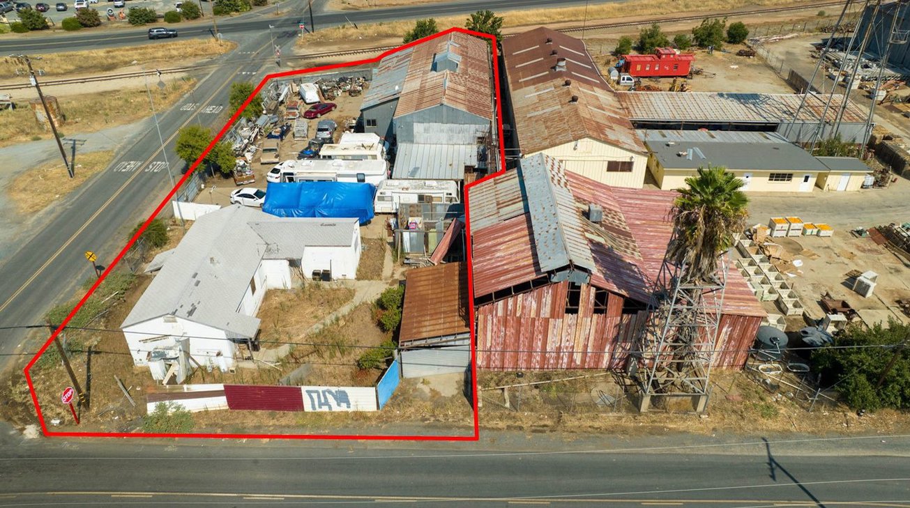 684 E Citrus St, Lindsay, CA, For Sale, Image-2