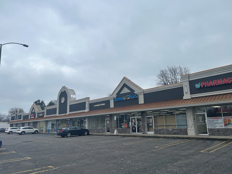 28423–28519 5 Mile Rd, Livonia, MI, For Lease, Image-2