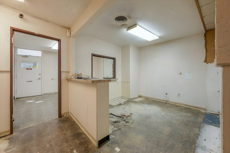 2930 Fresno St, Fresno, CA, For Lease, Image-10
