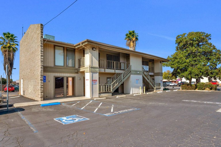 2005 W Ashland Ave, Visalia, CA, For Lease, Image-1