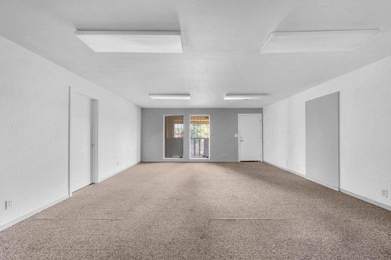 2005 W Ashland Ave, Visalia, CA, For Lease, Image-9