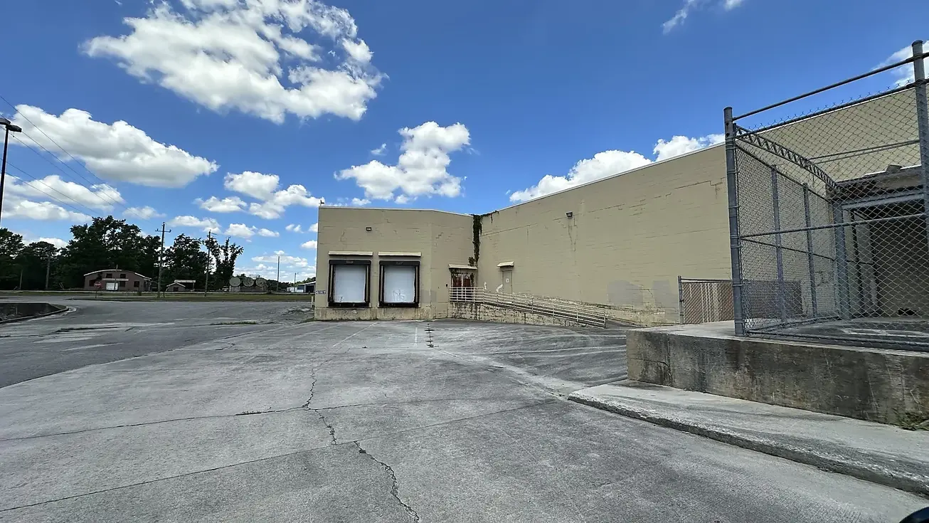 167 E Lanier Street Retail