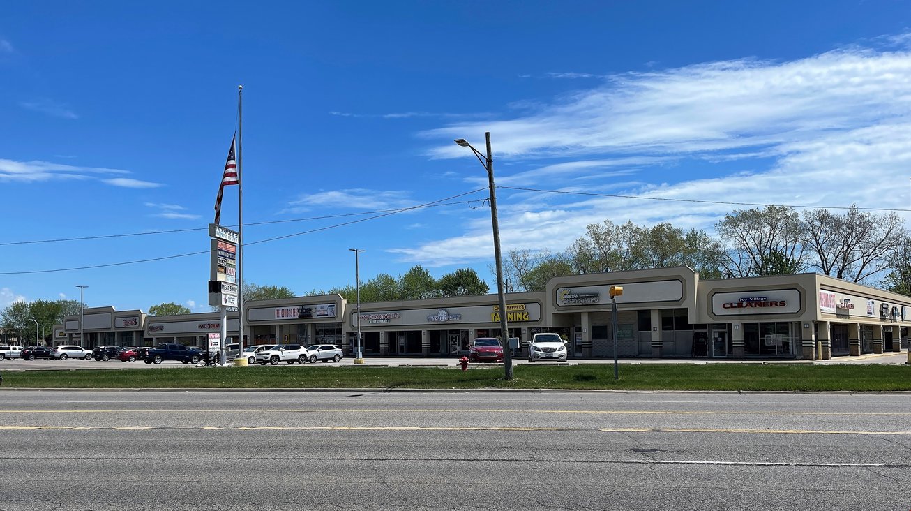 13790 Twelve Mile Road Retail