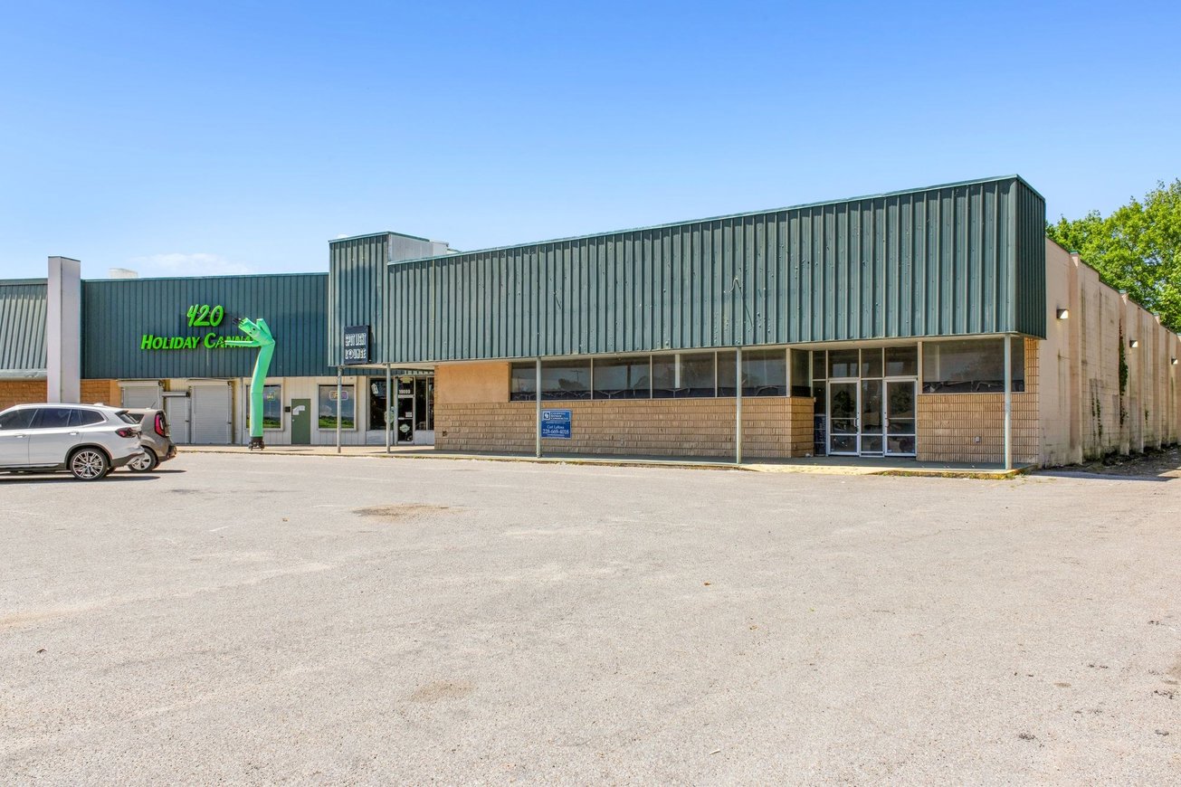 19099 Pineville Rd Retail
