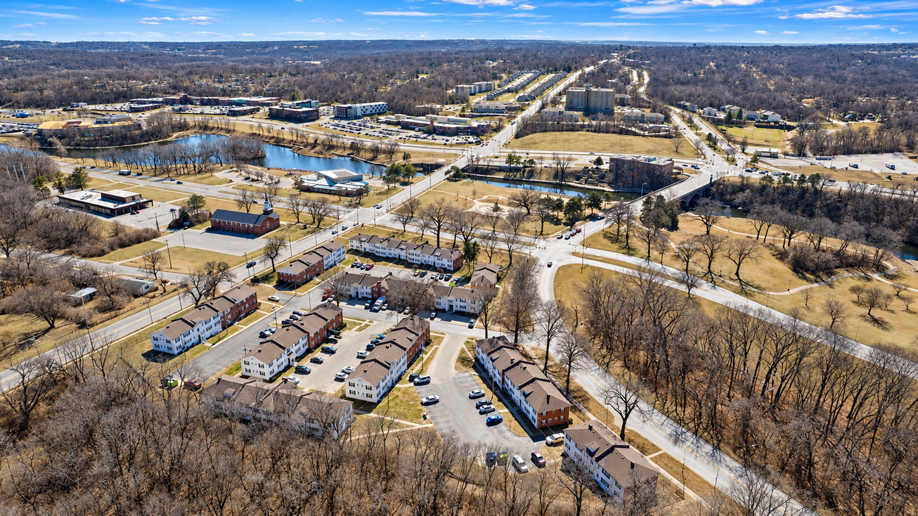 3712 East 47th Terrace, Kansas City, MO, For Sale, Image-2