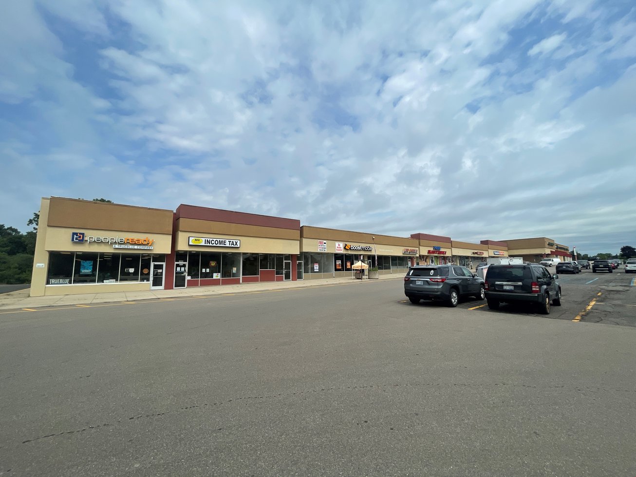 1925 North Perry Street Retail