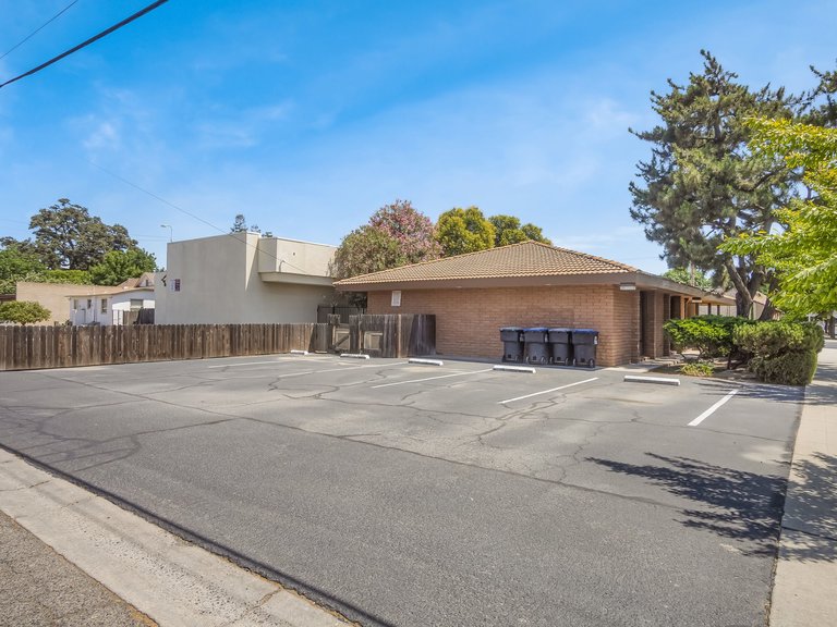 820 W Center Ave, Visalia, CA, For Lease, Image-4