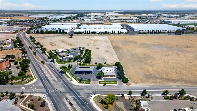 3 N Plaza, Visalia, CA, For Lease, Image-5