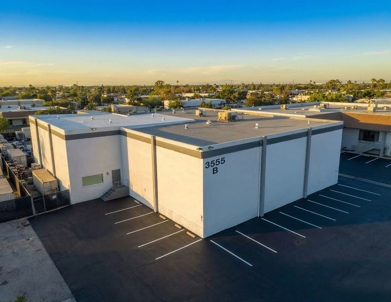 3555 West Quail Avenue Industrial