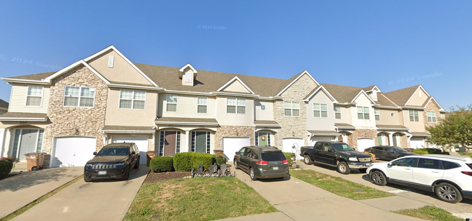 Raymore Townhomes - Image 3