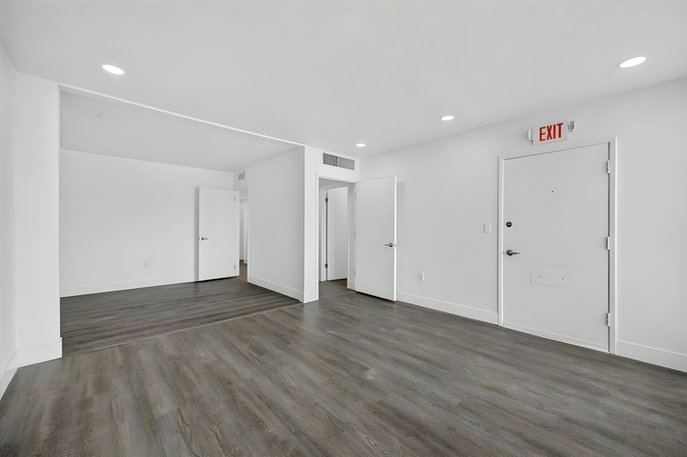 28-40 E Minarets Ave, Fresno, CA, For Lease, Image-12