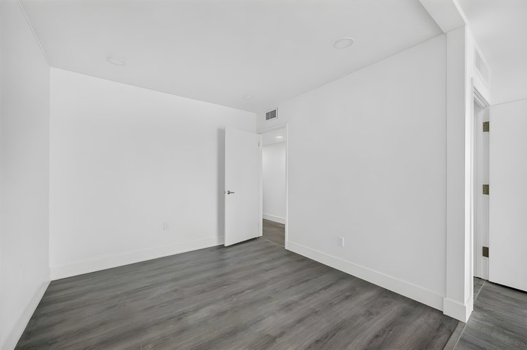 28-40 E Minarets Ave, Fresno, CA, For Lease, Image-10