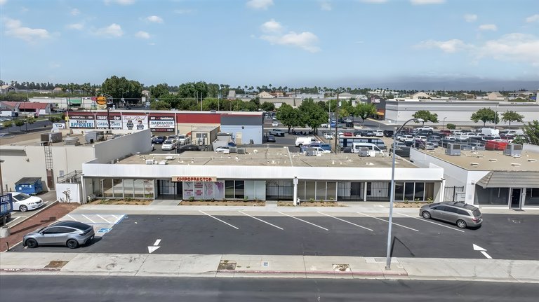 28-40 E Minarets Ave, Fresno, CA, For Lease, Image-7