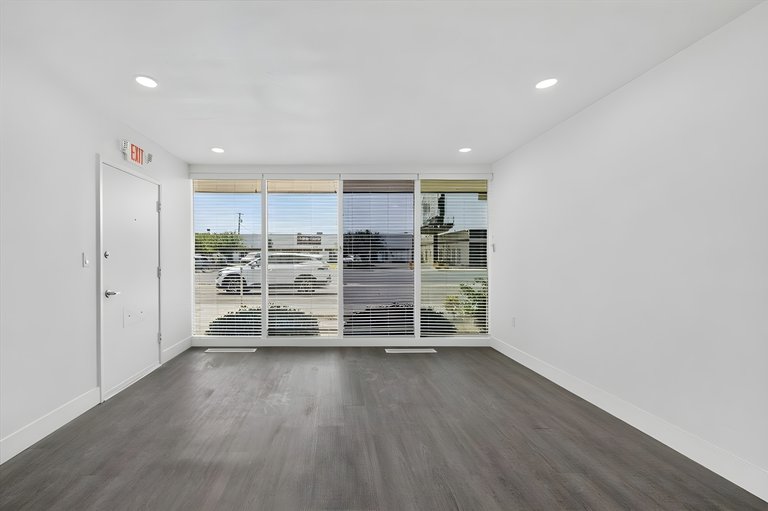 28-40 E Minarets Ave, Fresno, CA, For Lease, Image-13