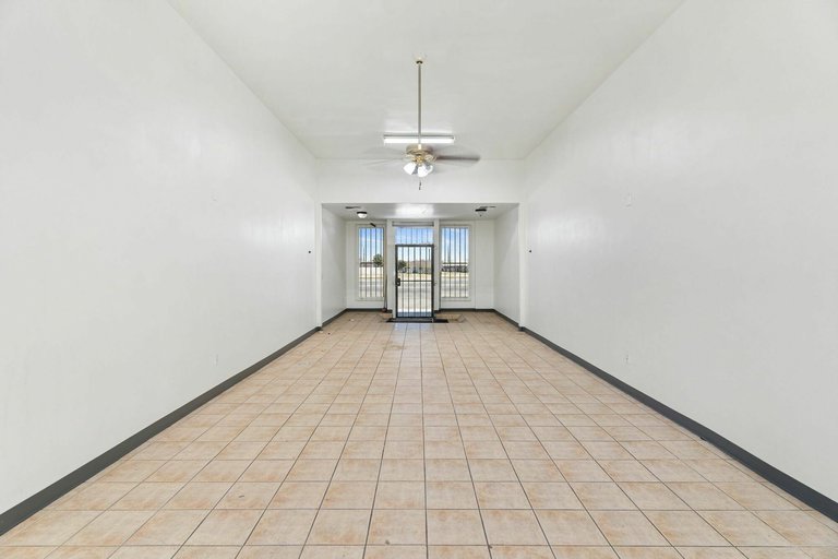 1305 N Chester Ave, Bakersfield, CA, For Lease, Image-2